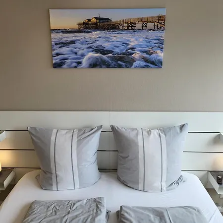Apartment Berg